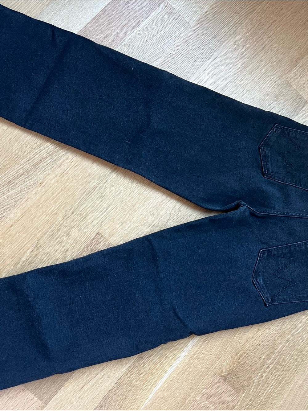 MOTHER Women’s Black mid rise rambler zip flood jeans size 32 - Picture 2 of 5